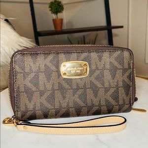 MICHAEL Michael Kors Jet Set LG Flat Phone Case